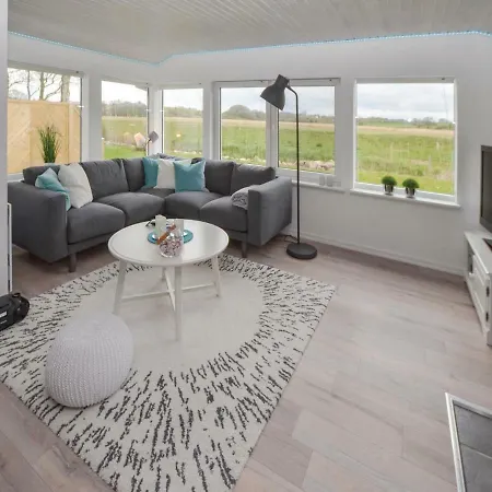 Two-bedroom Holiday In *